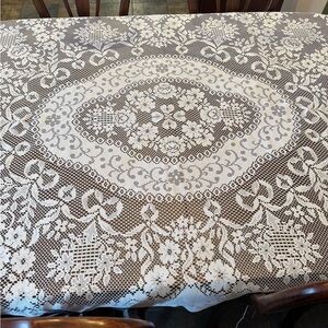 Vintage White Lace Tablecloth